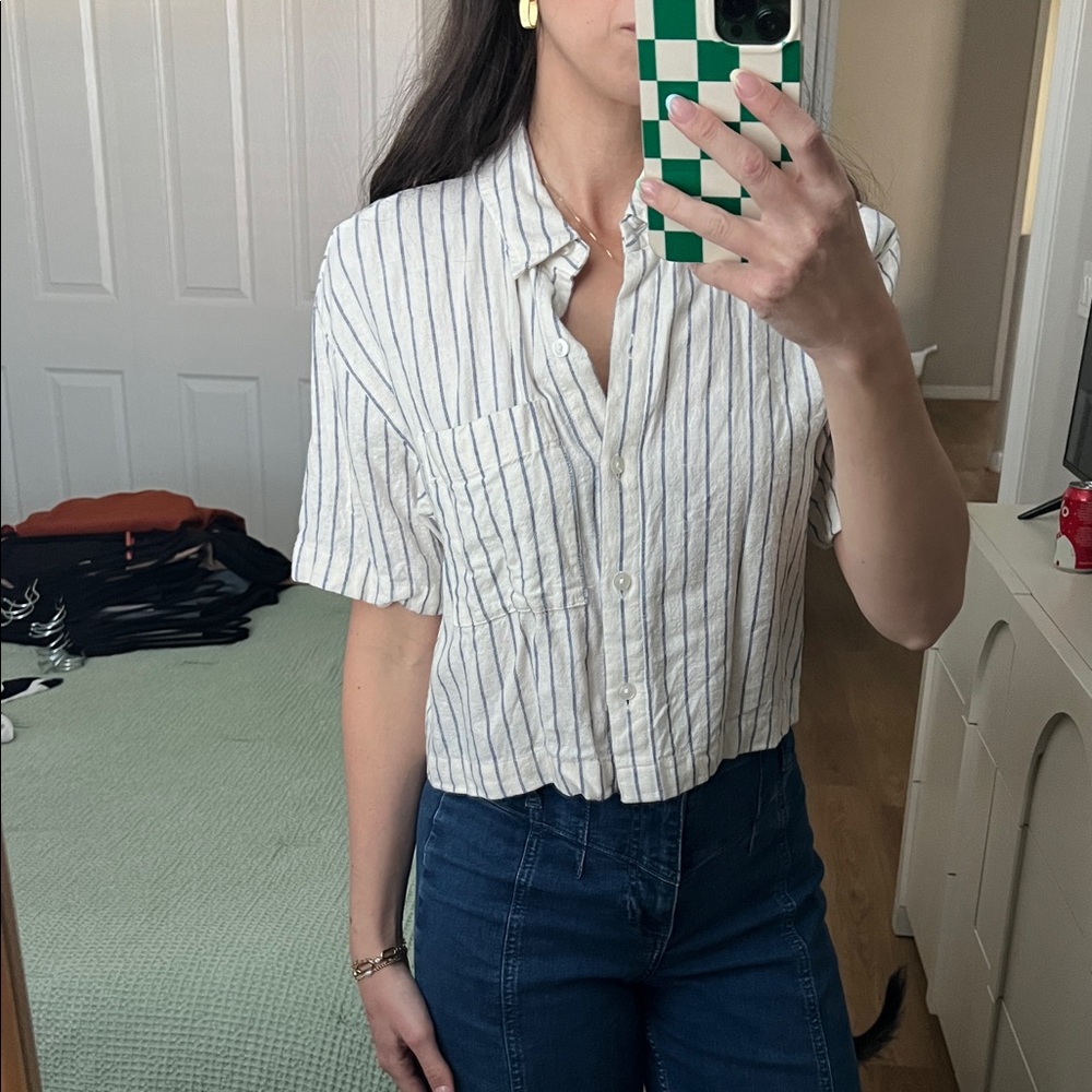 Abercrombie & Fitch White and Blue Striped Button Down Shirt